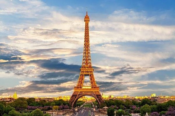 Top 10 des meilleurs restaurants avec terrasse à Paris : Votre guide ultime pour un dîner en plein air !