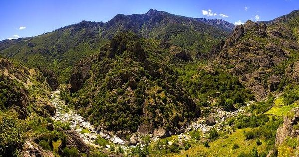 Comment Choisir le Camping Idéal pour Vos Vacances en Corse ?