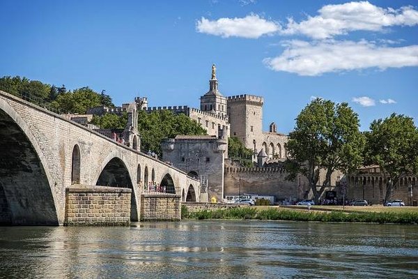 Découvrez les meilleurs spots de camping pas cher dans le Vaucluse (84)